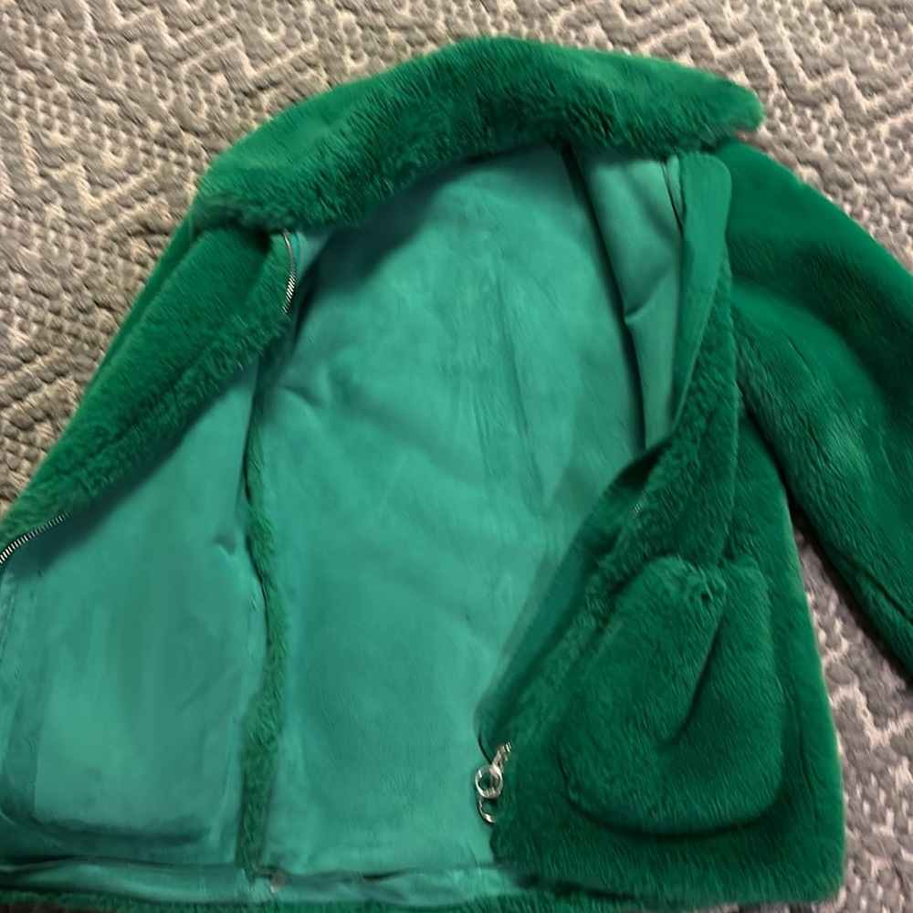 Green furry jacket - Picture 3 of 3
